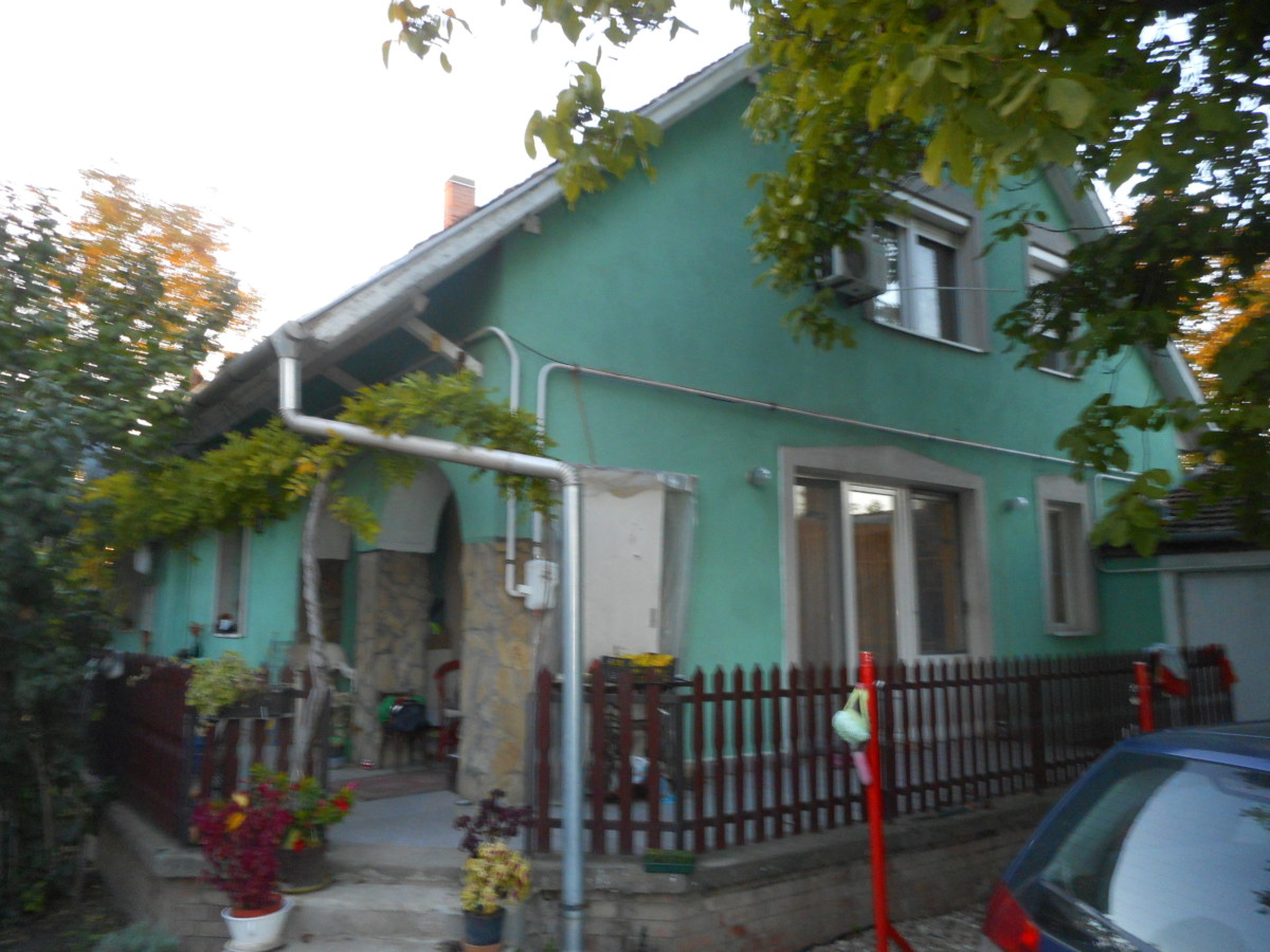 Szeged- Szőregen 180 m2-es családi ház eladó!