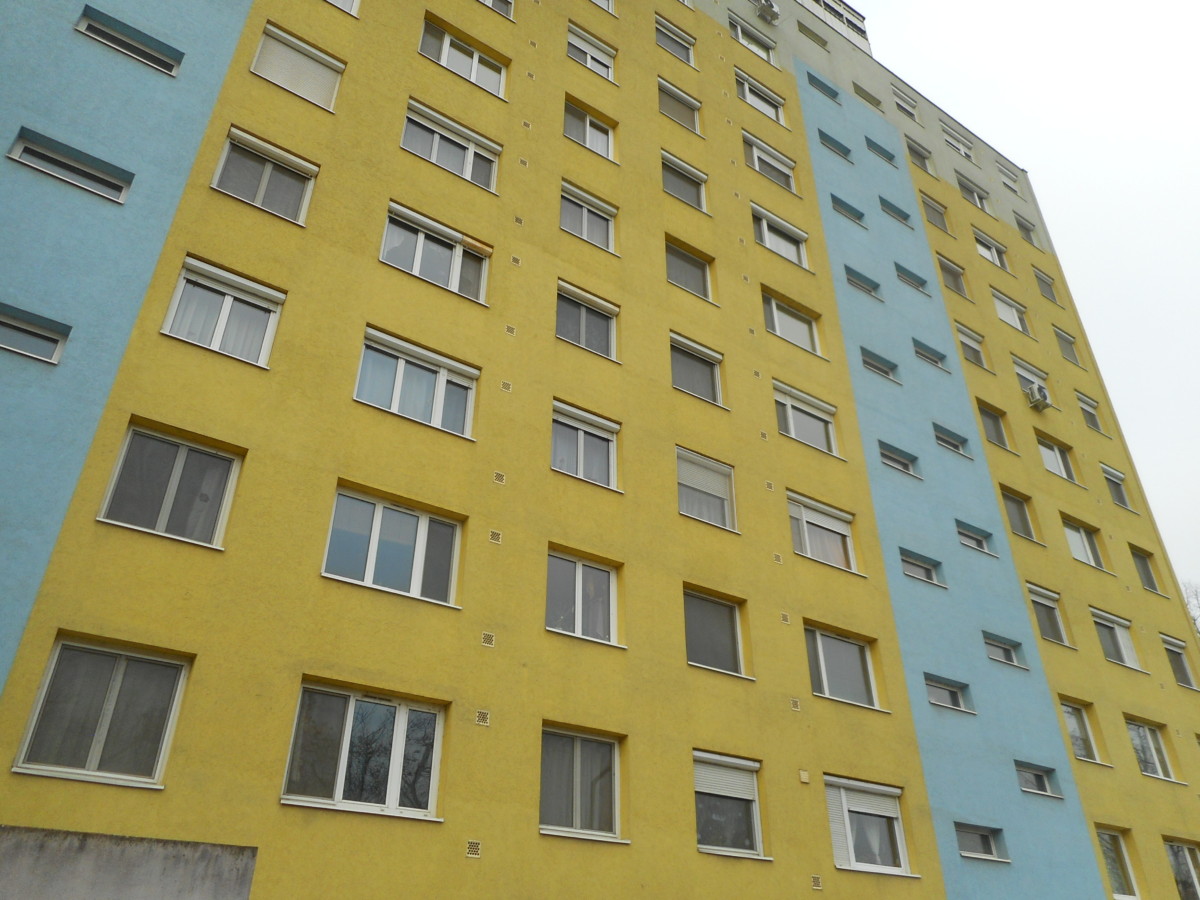 Szeged Szilléri soron 64 m2-es panellakás eladó